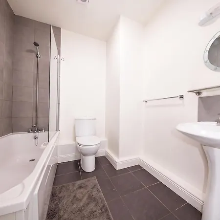 Apartment Modern 2-bed Near Luas & Dublin Mountains Citywest