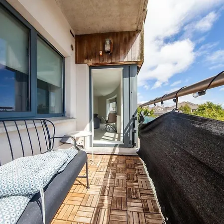 Apartment Modern 2-bed Near Luas & Dublin Mountains Citywest